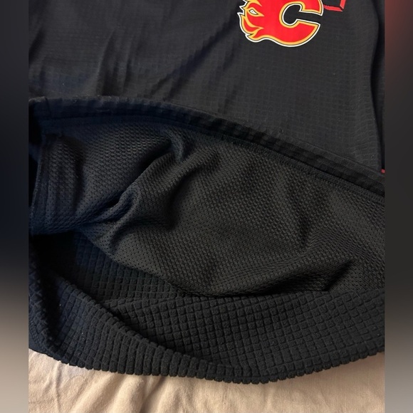 Calgary Flames Hockey Black Hoodie size small - Picture 5 of 5